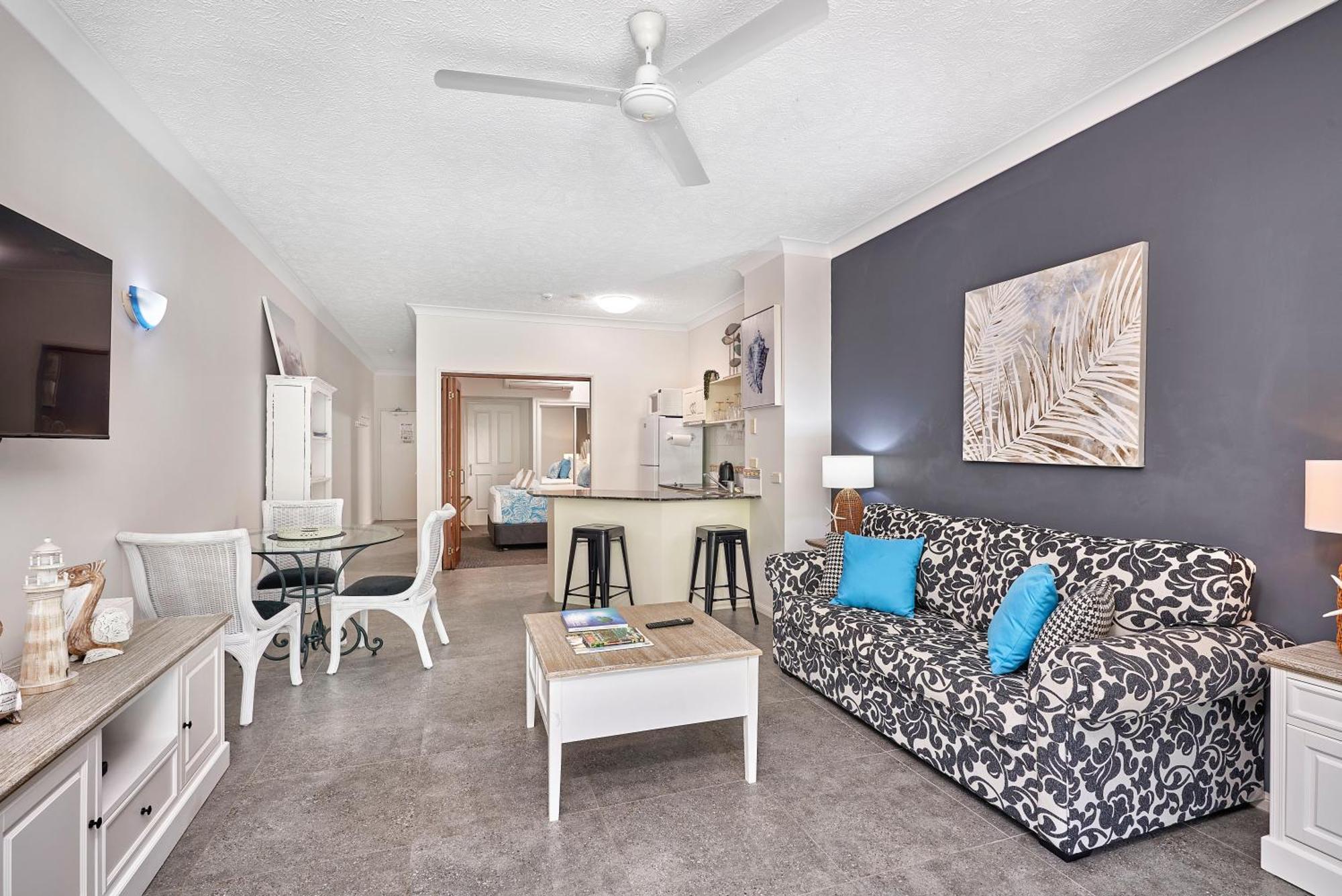 Alassio Apartments With Direct Pool Access بالم كوف الغرفة الصورة