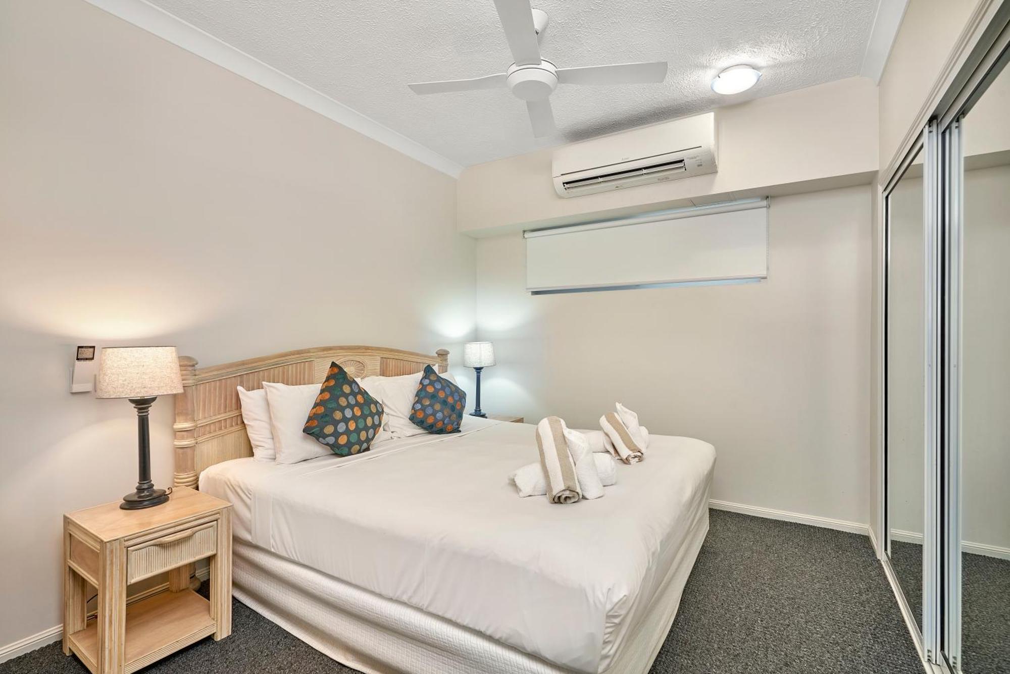 Alassio Apartments With Direct Pool Access بالم كوف الغرفة الصورة