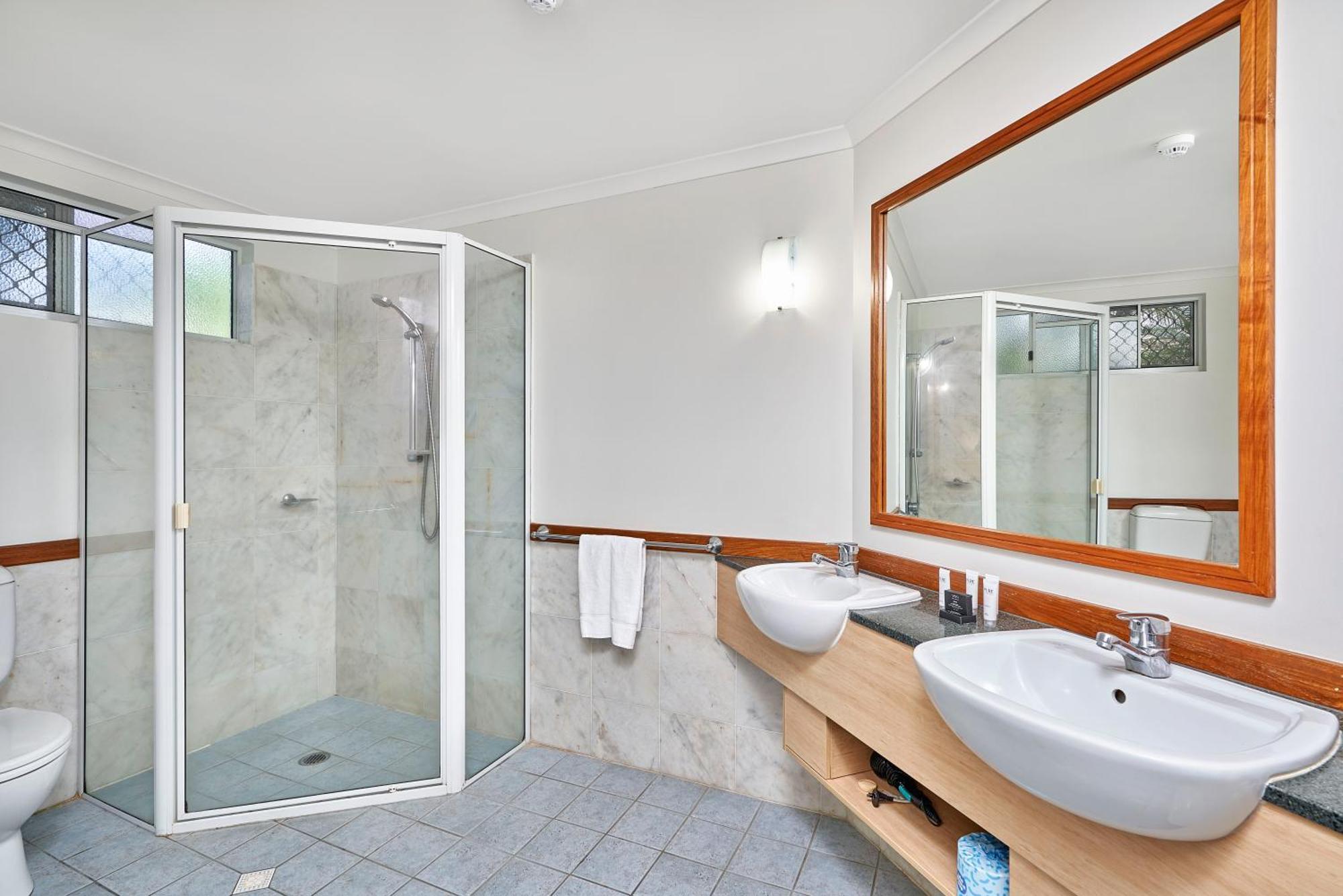 Alassio Apartments With Direct Pool Access بالم كوف الغرفة الصورة